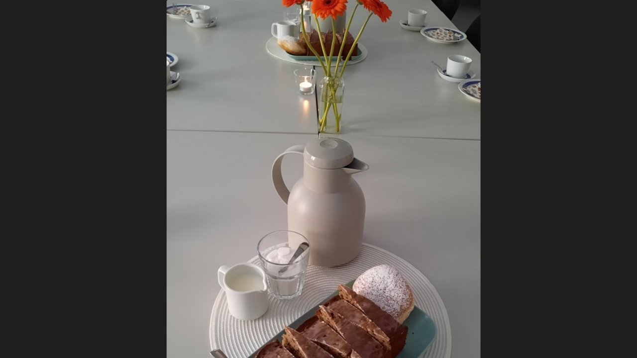 Kaffeetafel_Saal.jpg